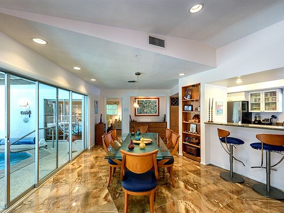 5th image of 628 Buttonwood Dr