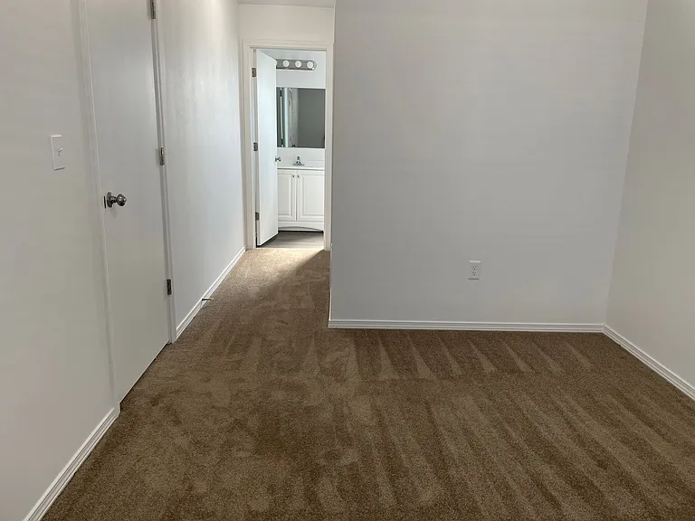 713 3rd Ave NE — Photo 6