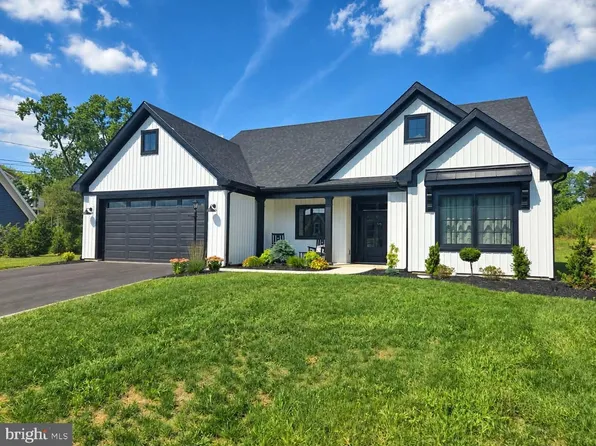 1002 Allwein Dr, Lebanon, PA 17042