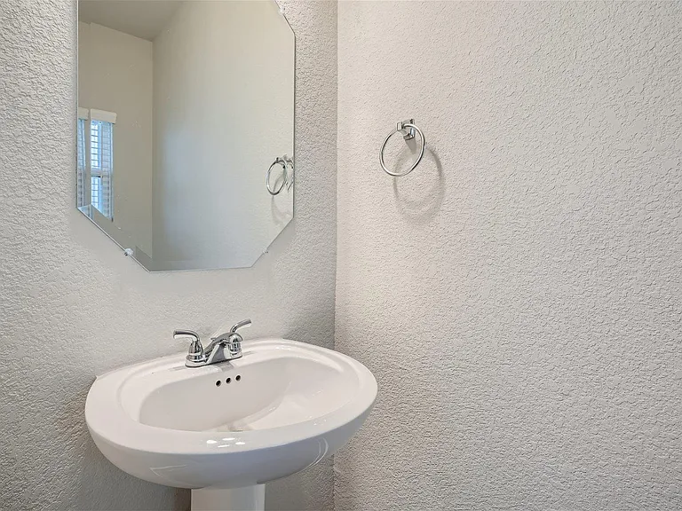 105 Appleberry Ln — Photo 22