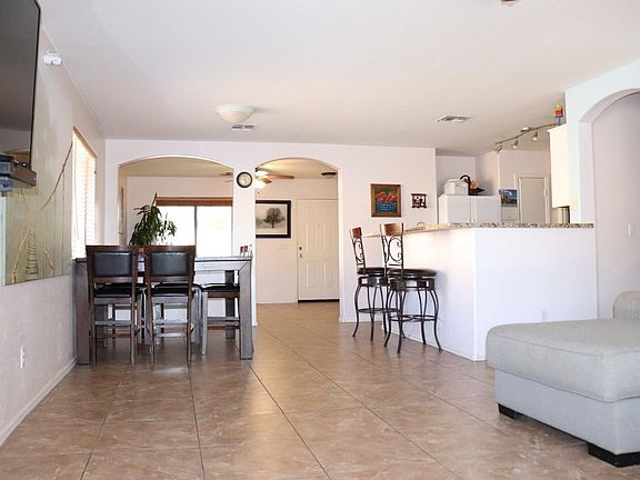 3rd image of 15936 W Vogel Ave
