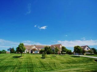 10300 Cromwell Dr, Lincoln, NE 68516