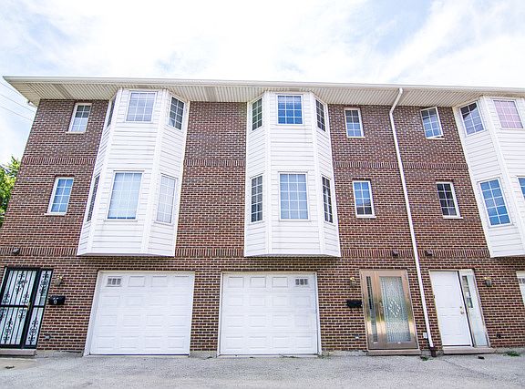 2nd image of 3803 S Maplewood Ave Unit B