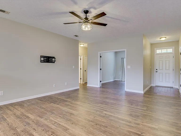 178 Kline St NW — Photo 4