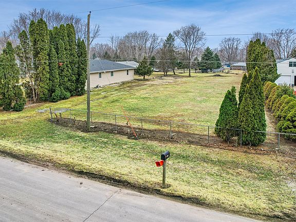 3rd image of 2700 NE 53rd Ct