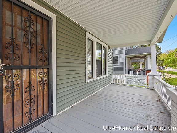 3rd image of 1130 Sibley St NW