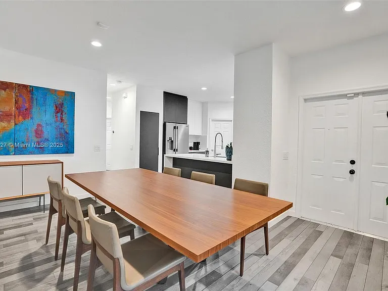 1725 Winterberry Ln — Photo 18