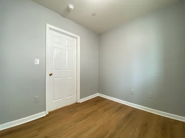 39 Riverside Ln #1F, Staten Island, NY 10302