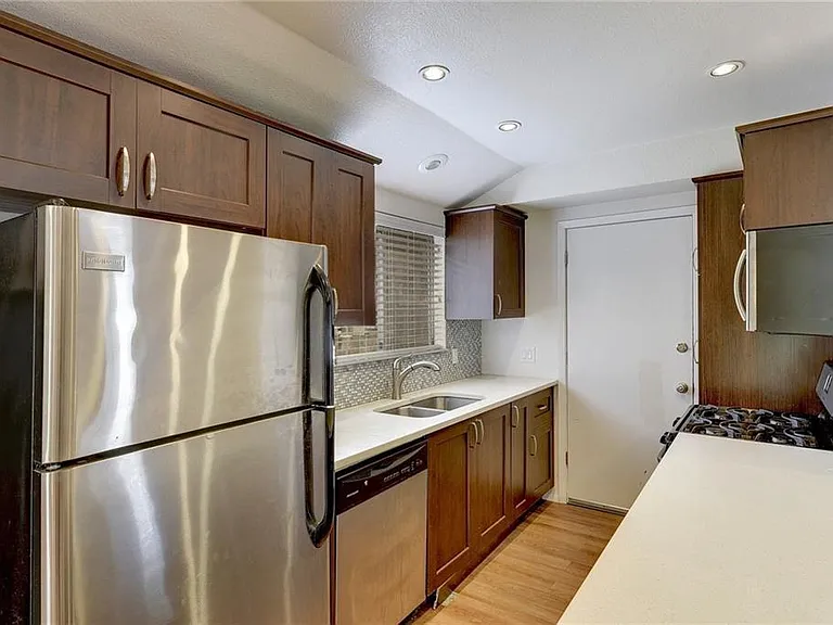 3404 S Oak Dr #A — Photo 4