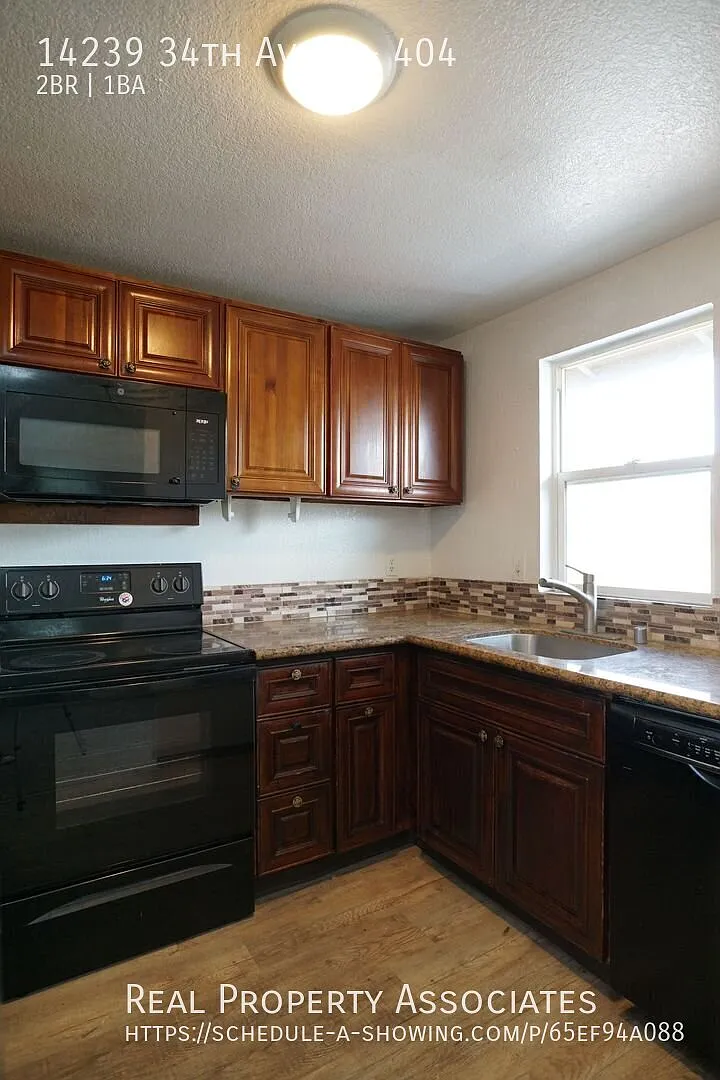 Top Floor Corner Two Bedroom Apartment with a Large Private Balcony — Photo 3
