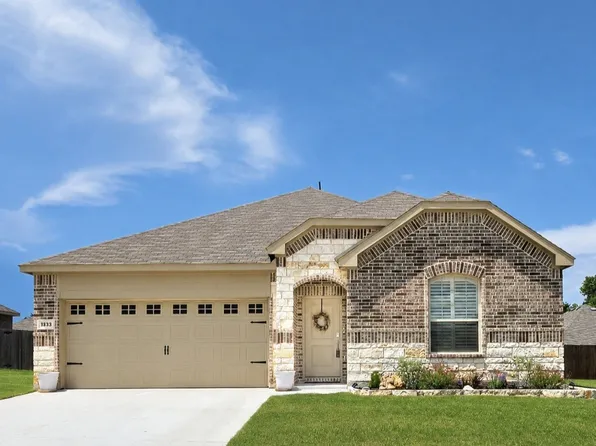 1333 Almond Rd, Azle, TX 76020