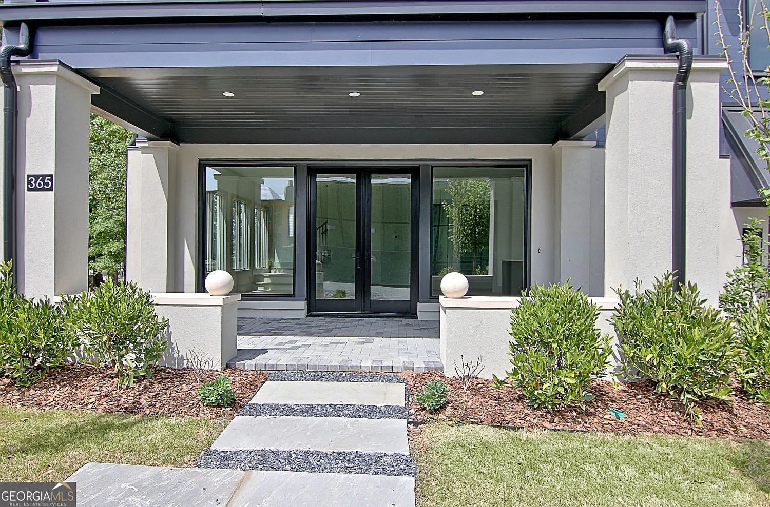 3 bed, 2.5 bath, 1825 sqft, $5,200 — Photo 4