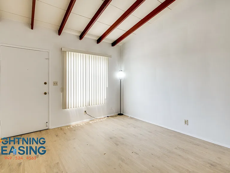 7900-7910 Willis Ave #4 — Photo 12