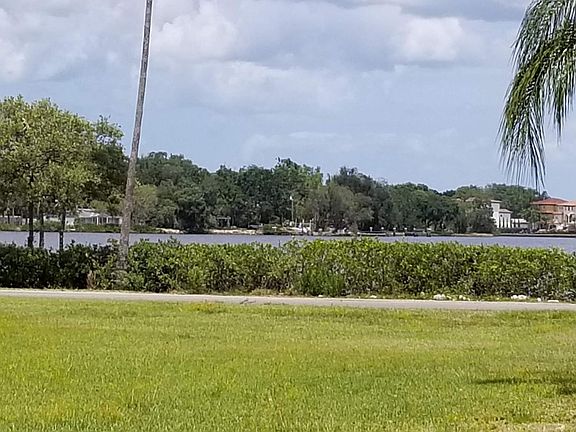 2nd image of 710 Bayou Ave #2