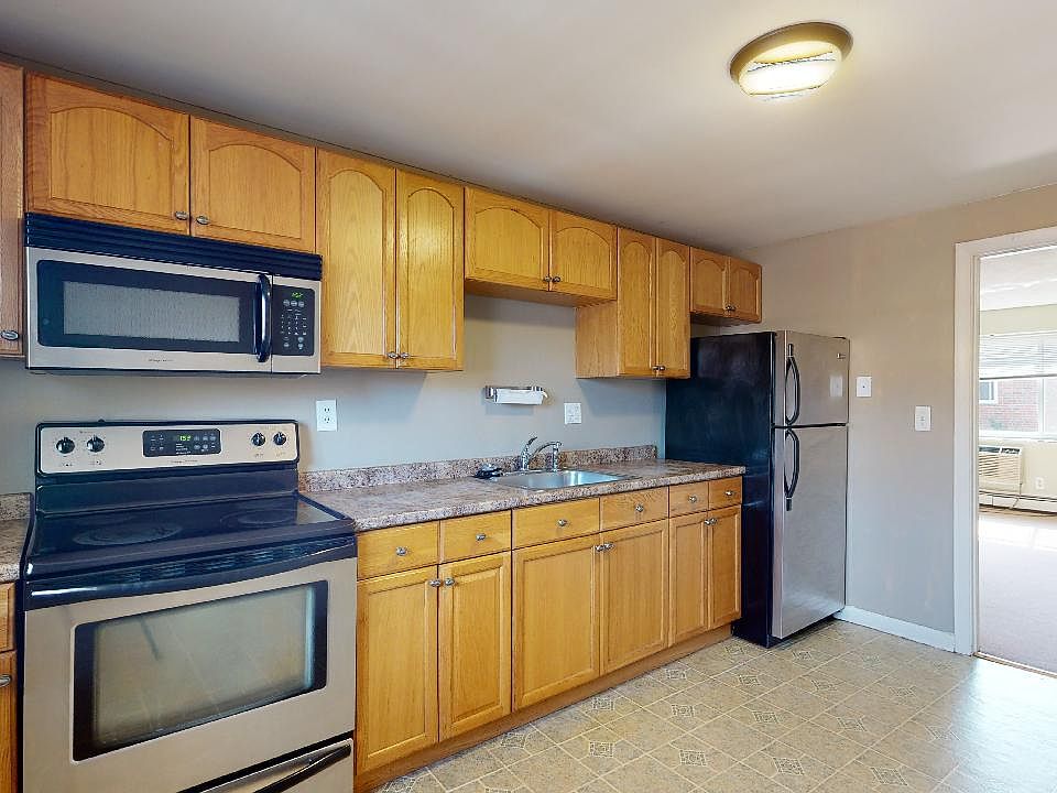 1st image of 40 Bryon Rd APT 6