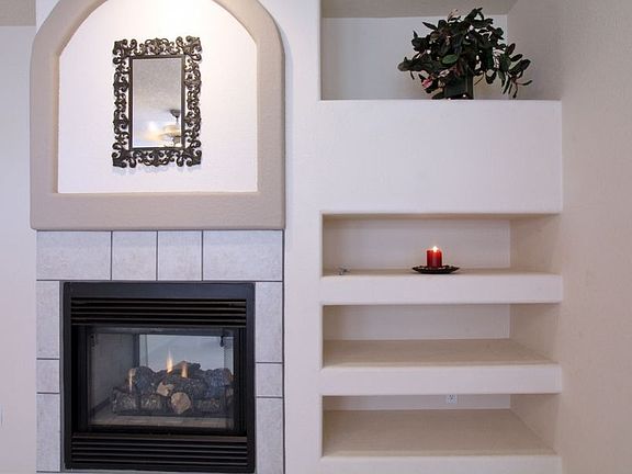 3rd image of 801 Calle Divina NE