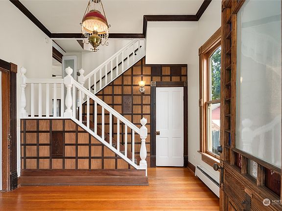 4th image of 224 Avenue A