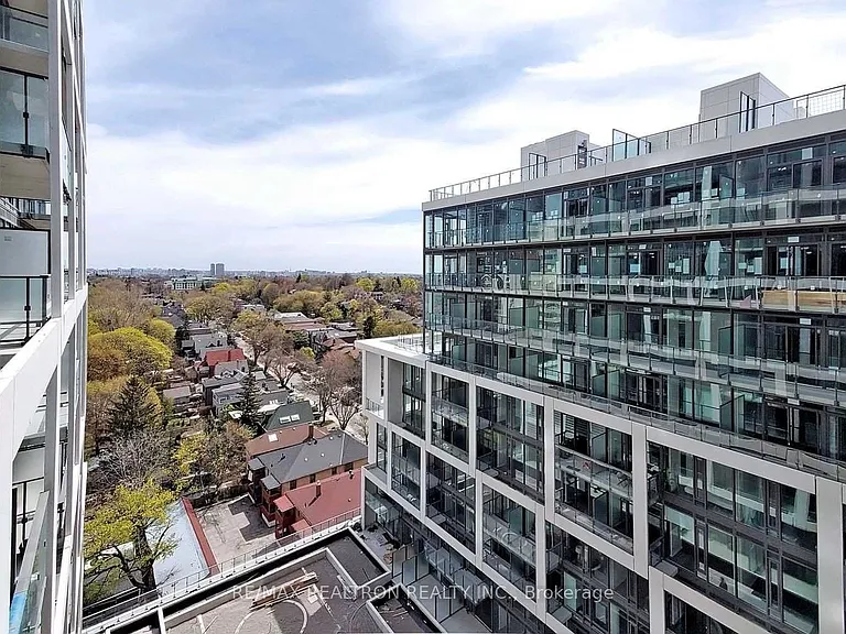 5 Soudan Ave #1628 — Photo 33