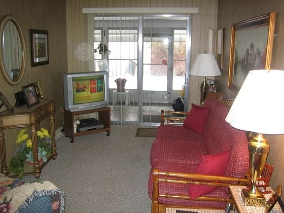 3rd image of 2111 Hollinshed Ave