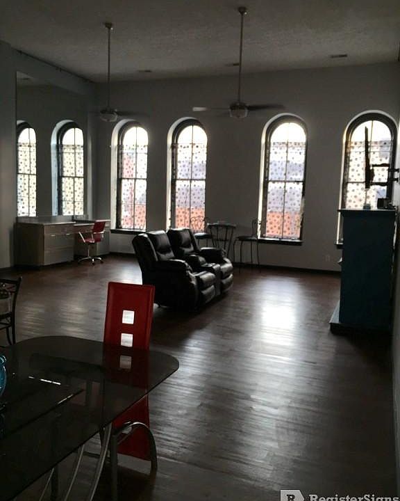 1st image of 309 W Main St