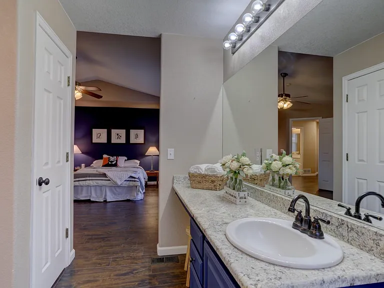 541 Pitkin Way — Photo 20