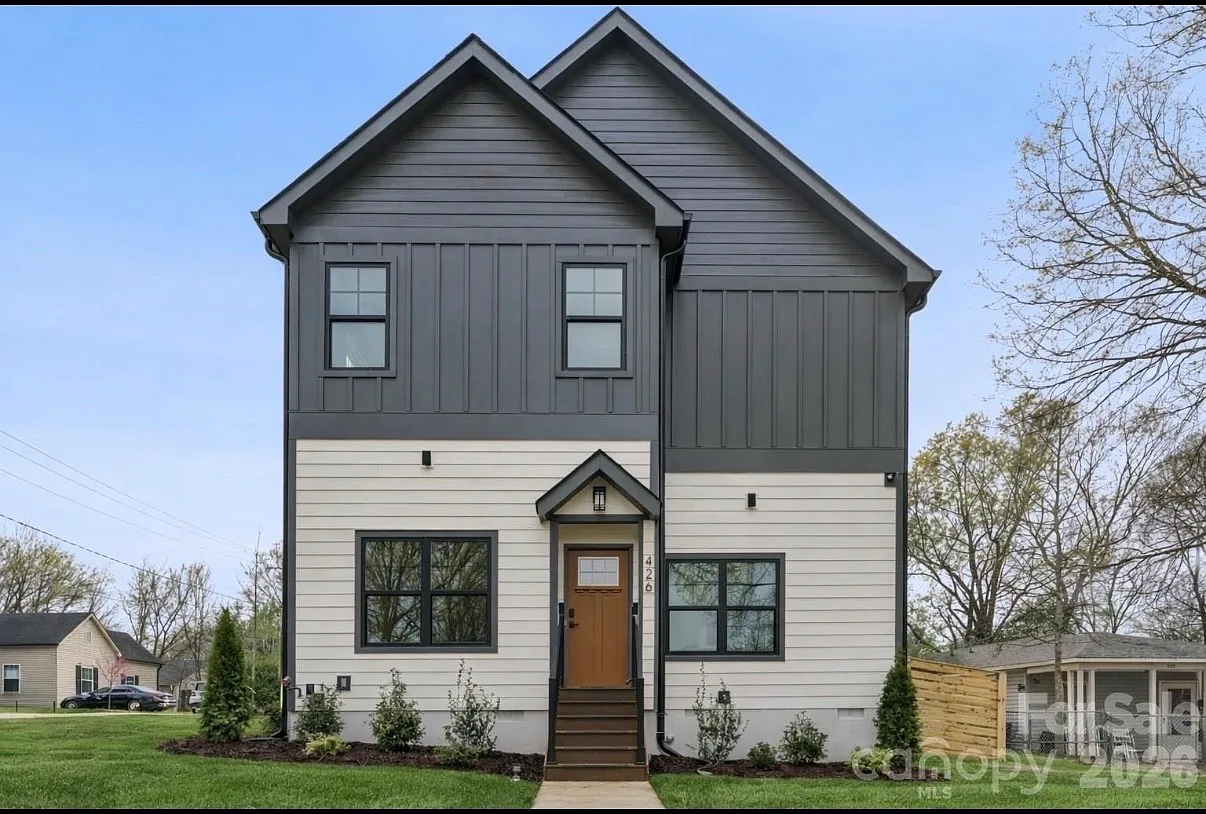 4 bed, 3.5 bath, 2260 sqft, $4,000 — Photo 1