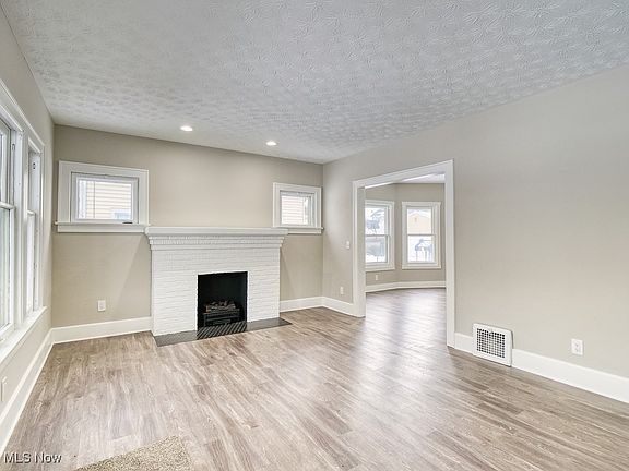 5th image of 147 Cornell Ave