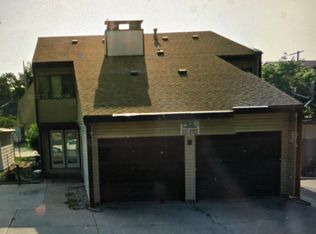 1528 3rd St APT C, Charleston, IL 61920