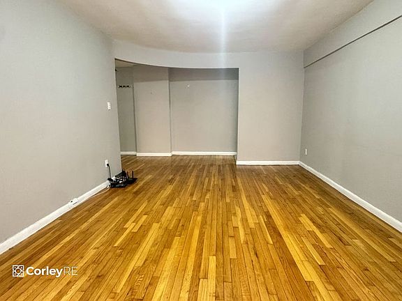 3rd image of 330 Lenox Rd APT 4T