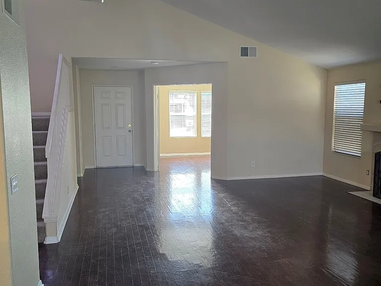 1919 Boulders Ln — Photo 9