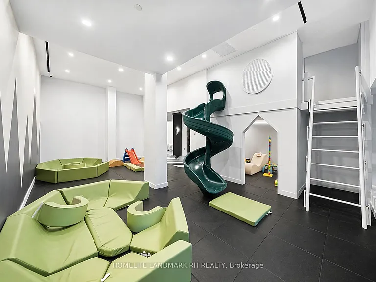 39 Roehampton Ave #2301 — Photo 34