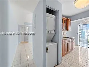 3 bed, 2.0 bath, 1200 sqft, $2,600 — Photo 2