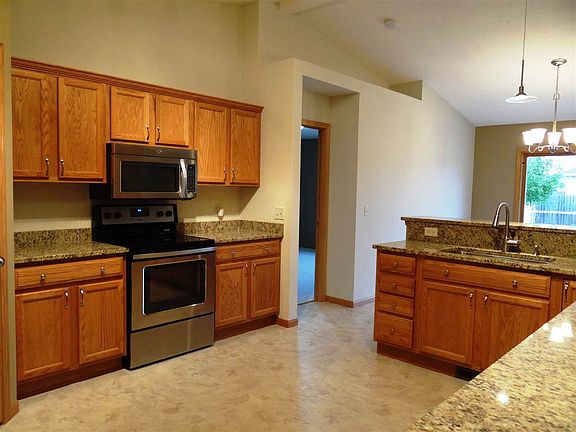 5th image of 1225 Bruin Ln