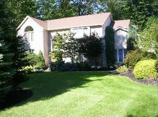 38605 Gaelic Gln, Solon, OH 44139