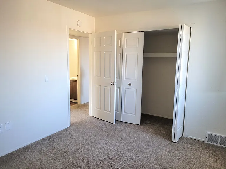 Perry Place Apartments — Photo 32
