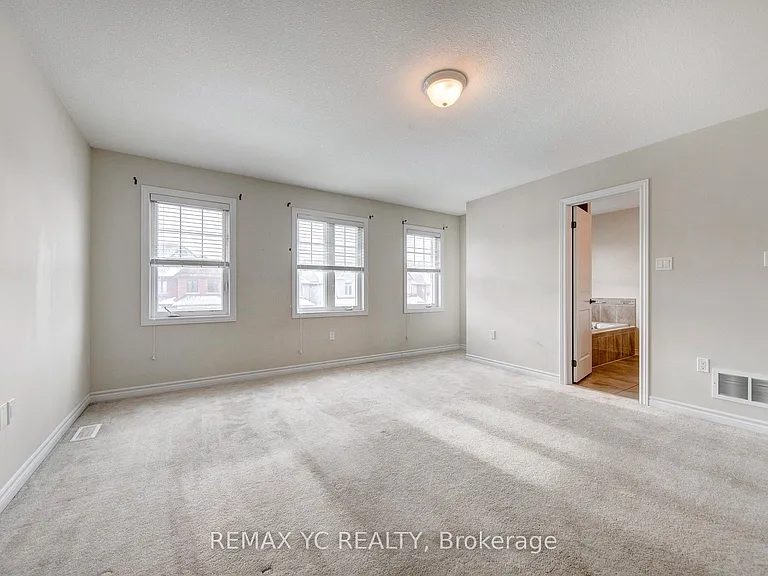 56 Walker Blvd — Photo 21