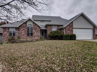 1966 W Inglewood St, Springfield, MO 65810