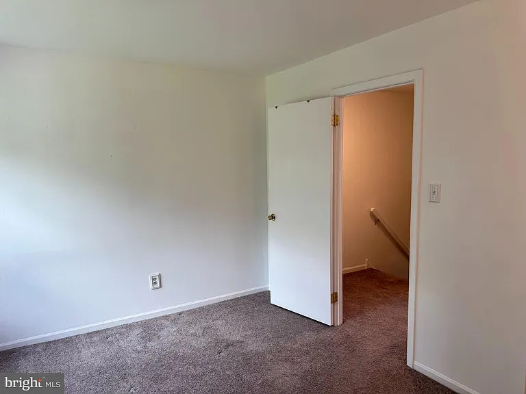 2371 Norrington Dr W — Photo 16
