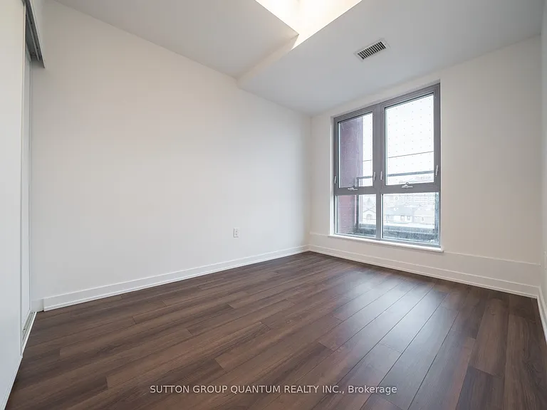 2433 Dufferin St #505 — Photo 12