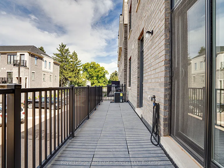383 Dundas St E #68 — Photo 30