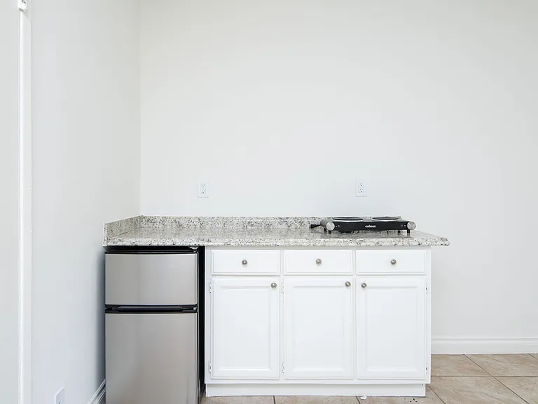 3737 Midvale Ave #3A — Photo 4