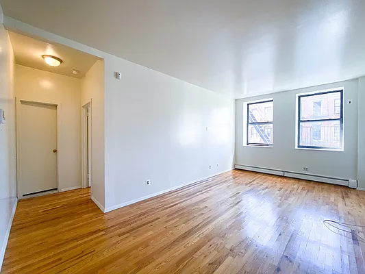 Rented by City Connections Realty | media 12