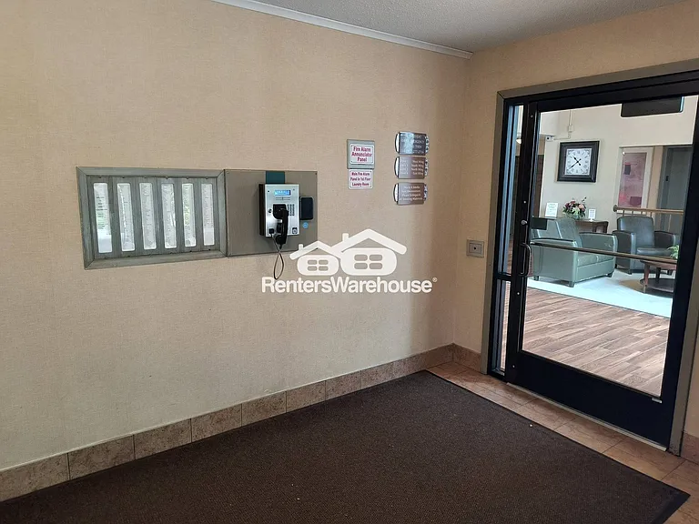 1601 N Innsbruck Dr #302 — Photo 21
