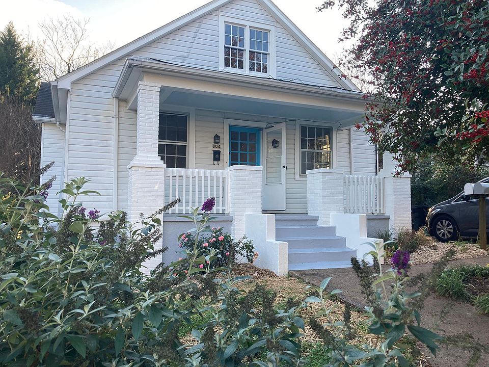Classic Belmont bungalow!