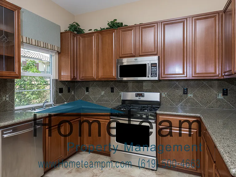 1540 Avenida Merida — Photo 9
