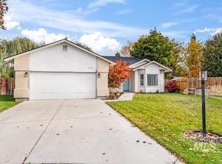 2197 E Lochmeadow Ct, Meridian, ID 83646