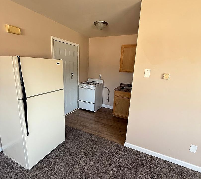 2nd image of 240 Tedmark Ave APT 3
