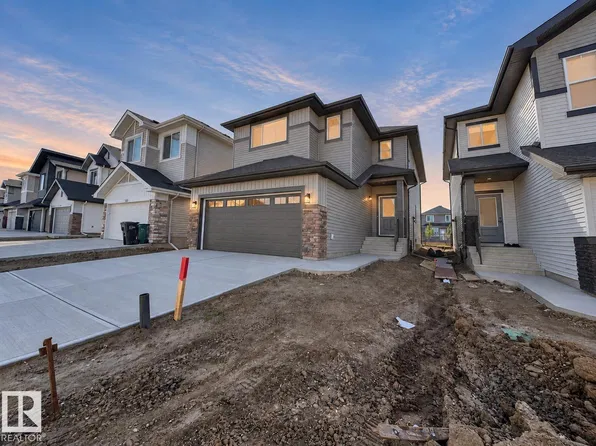 947 18th Ave NW, Edmonton, AB T6T 2N2