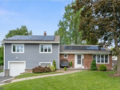 97 Knoll Ter, West Caldwell, NJ, 07006