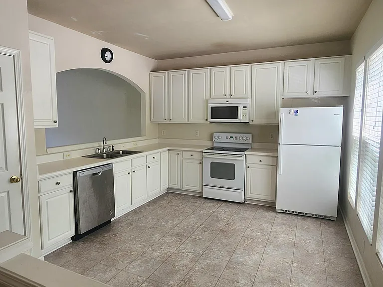 104 Hickory Meadow Cir — Photo 4